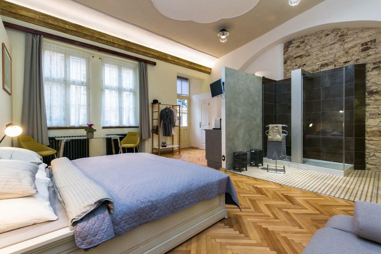 Apartment Nebovidy I - Historic Centre - Terrace - Air Conditioning Praag Buitenkant foto